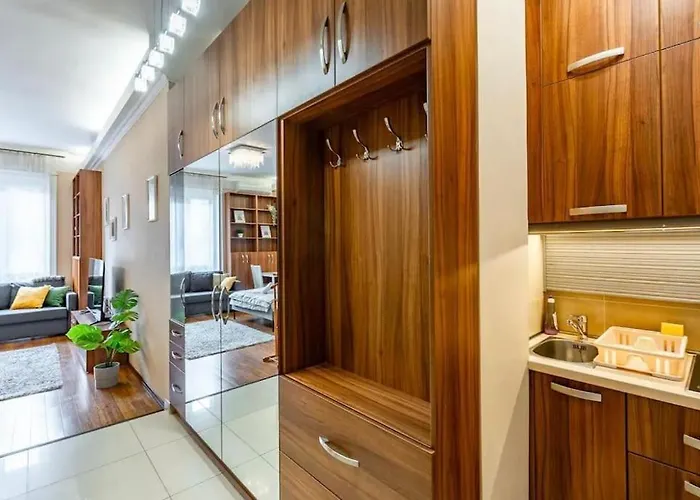 Luxury Design Flat In The Center