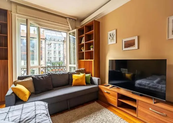 Luxury Design Flat In The Center