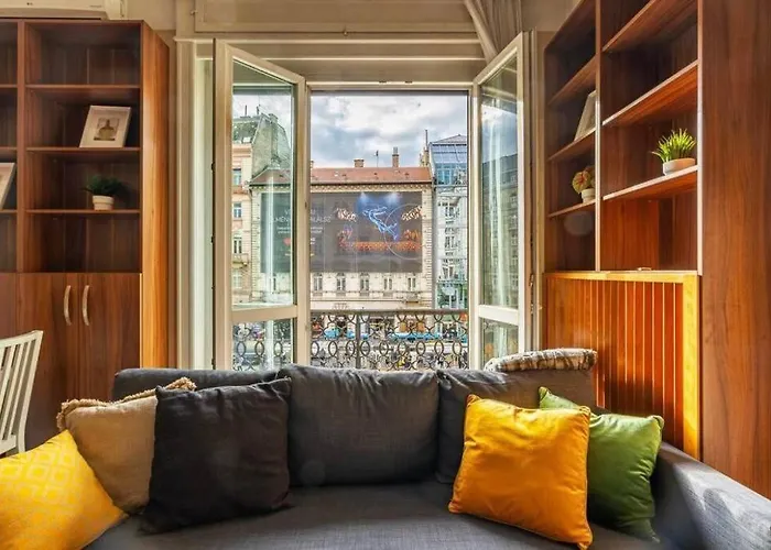 Luxury Design Flat In The Center